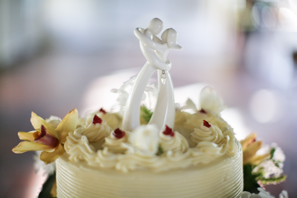 cake topper photo by San Francisco based wedding photographer Jennifer Skog