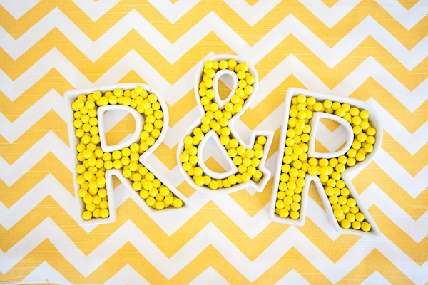 Fun R & R candy jar decor to signify the couple's first names - Photo by April Smith & Co.