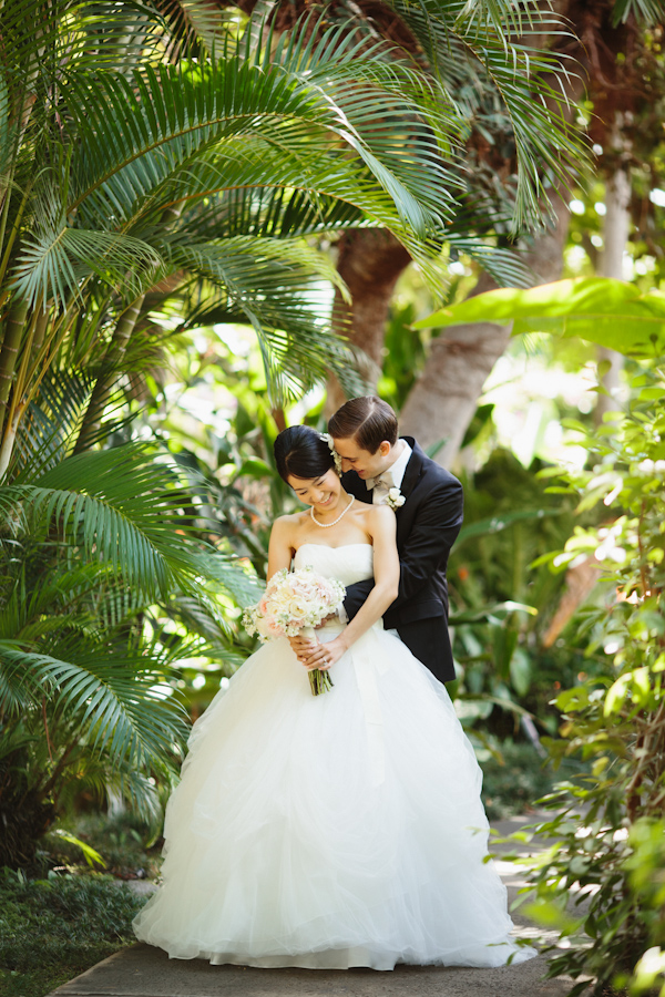 The happy couple at their tropical Hawaii wedding - Photo by Sara and Rocky Photography