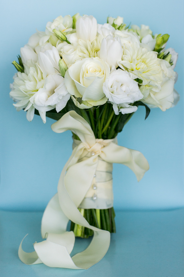 Classic and elegant white and ivory bridal bouquet - Photo by Sarah Tew Photography