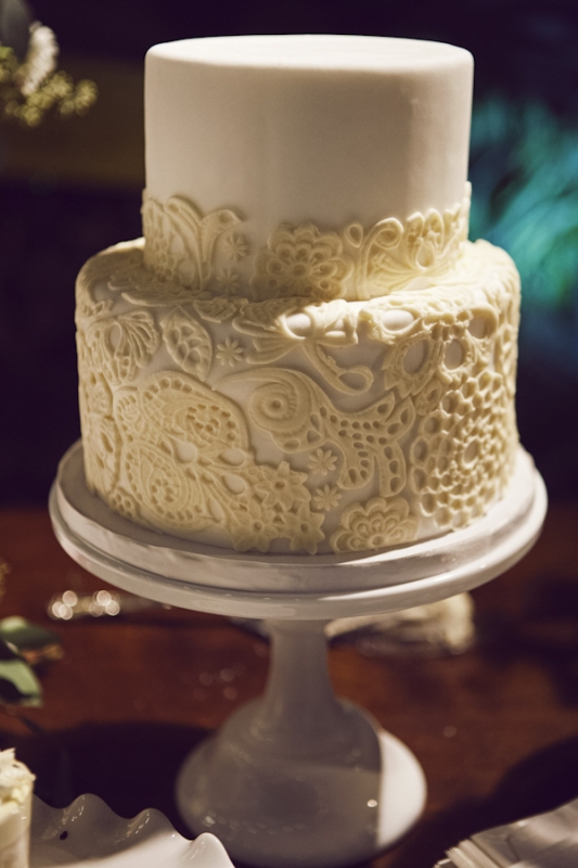 white and ivory lace tiered wedidng cake, photo by Duke Photography