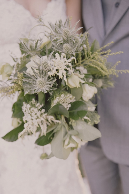 natural, organic green birdal bouquet, photo by Studio Impressions