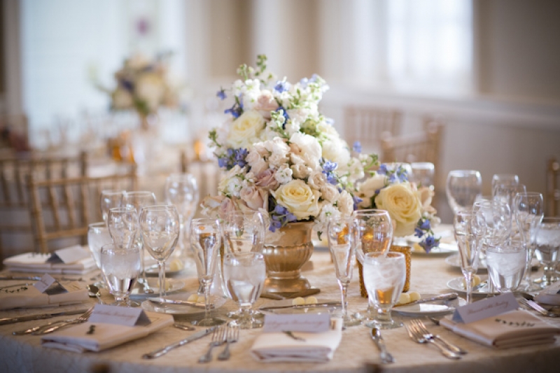 white and blue table setting, photo by Asya Photography