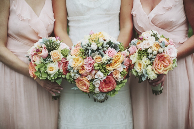 pink, white and orage bouquets, photo by Rowan Jane Photography
