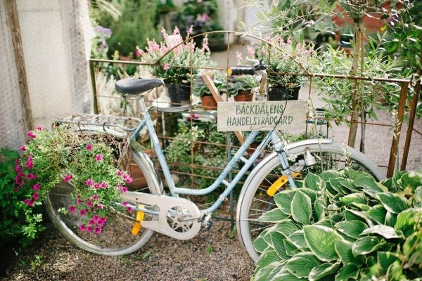 Bicycle Detain in this Charming Swedish Greenhouse Wedding