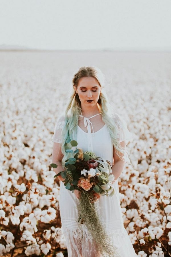 Alternative Elopement Inspiration in a Cotton Field Bridal Style