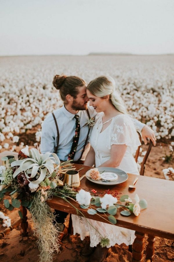 Alternative Elopement Inspiration in a Cotton Field Reception Table