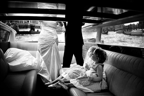 adorable pair of flower girls on yacht with bride and groom - photo by top Italian wedding photographer Francesco De Tito adorable pair of flower girls on yacht with bride and groom - photo by top Italian wedding photographer Francesco De Tito