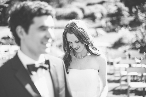 elegant backyard Oregon wedding, photos by Sean Flanigan Photography | junebugweddings.com elegant backyard Oregon wedding, photos by Sean Flanigan Photography | junebugweddings.com