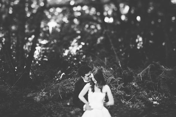 elegant backyard Oregon wedding, photos by Sean Flanigan Photography | junebugweddings.com elegant backyard Oregon wedding, photos by Sean Flanigan Photography | junebugweddings.com