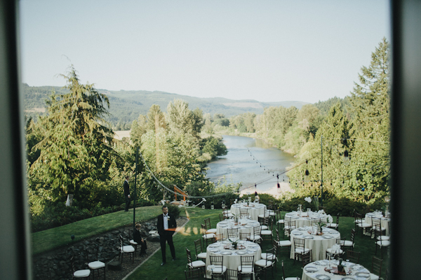 elegant backyard Oregon wedding, photos by Sean Flanigan Photography | junebugweddings.com elegant backyard Oregon wedding, photos by Sean Flanigan Photography | junebugweddings.com
