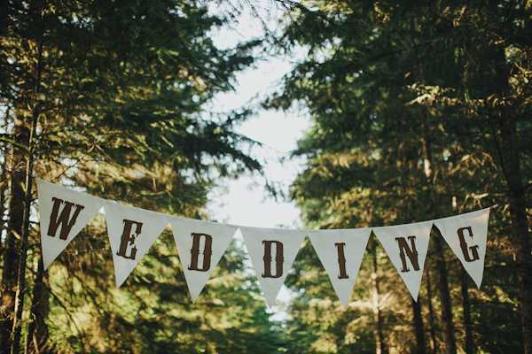 elegant backyard Oregon wedding, photos by Sean Flanigan Photography | junebugweddings.com elegant backyard Oregon wedding, photos by Sean Flanigan Photography | junebugweddings.com