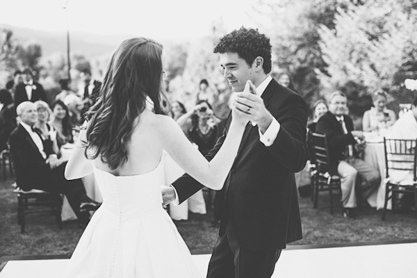elegant backyard Oregon wedding, photos by Sean Flanigan Photography | junebugweddings.com elegant backyard Oregon wedding, photos by Sean Flanigan Photography | junebugweddings.com