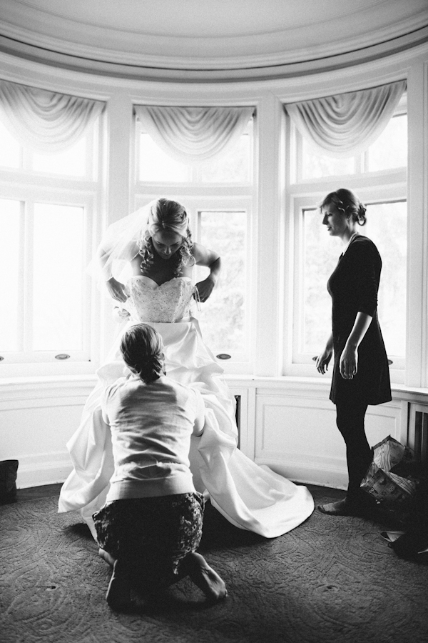 gorgeous minnesota fall wedding at the gale mansion - photos by top minnesota based wedding photographer Gene Pease gorgeous minnesota fall wedding at the gale mansion - photos by top minnesota based wedding photographer Gene Pease