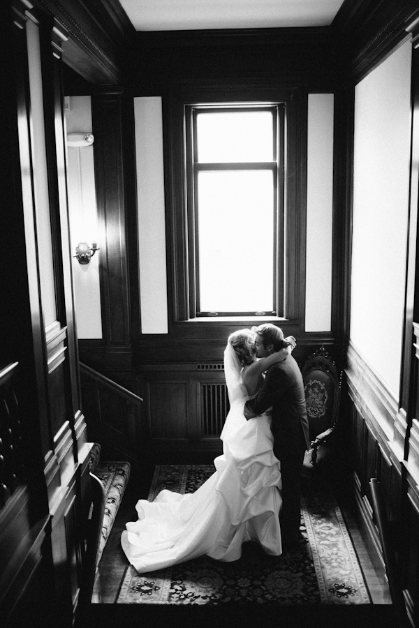 gorgeous minnesota fall wedding at the gale mansion - photos by top minnesota based wedding photographer Gene Pease gorgeous minnesota fall wedding at the gale mansion - photos by top minnesota based wedding photographer Gene Pease