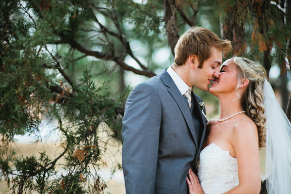 gorgeous minnesota fall wedding at the gale mansion - photos by top minnesota based wedding photographer Gene Pease gorgeous minnesota fall wedding at the gale mansion - photos by top minnesota based wedding photographer Gene Pease