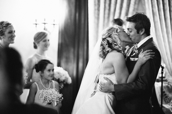gorgeous minnesota fall wedding at the gale mansion - photos by top minnesota based wedding photographer Gene Pease gorgeous minnesota fall wedding at the gale mansion - photos by top minnesota based wedding photographer Gene Pease