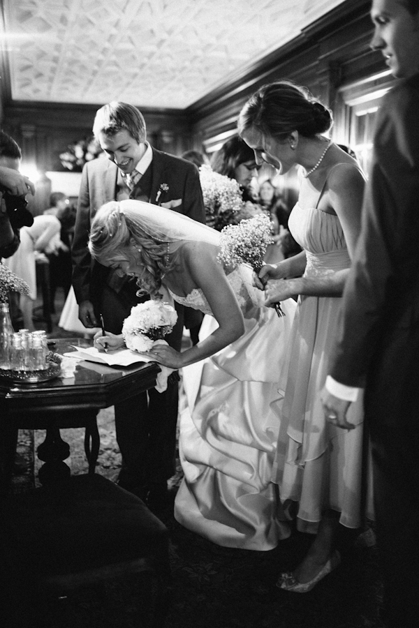gorgeous minnesota fall wedding at the gale mansion - photos by top minnesota based wedding photographer Gene Pease gorgeous minnesota fall wedding at the gale mansion - photos by top minnesota based wedding photographer Gene Pease