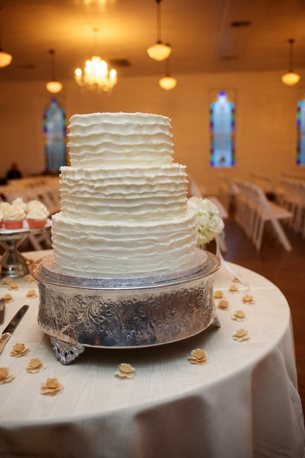 classic, casually elegant wedding at Mercury Hall, Austin, Texas - photos by top Austin based wedding photographer Ashley Garmon classic, casually elegant wedding at Mercury Hall, Austin, Texas - photos by top Austin based wedding photographer Ashley Garmon