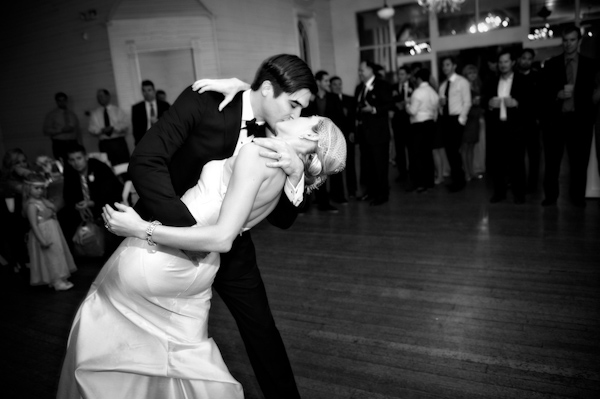 classic, casually elegant wedding at Mercury Hall, Austin, Texas - photos by top Austin based wedding photographer Ashley Garmon classic, casually elegant wedding at Mercury Hall, Austin, Texas - photos by top Austin based wedding photographer Ashley Garmon