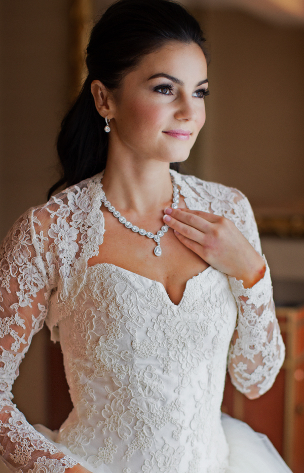 distinctive wedding photo by top LA based destination wedding photographer Roberto Valenzuela distinctive wedding photo by top LA based destination wedding photographer Roberto Valenzuela