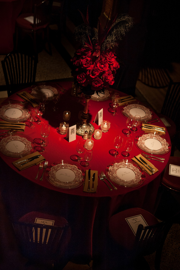red and black glamorous and vintage inspired wedding, photos by Davina and Daniel | via junebugweddings.com red and black glamorous and vintage inspired wedding, photos by Davina and Daniel | via junebugweddings.com
