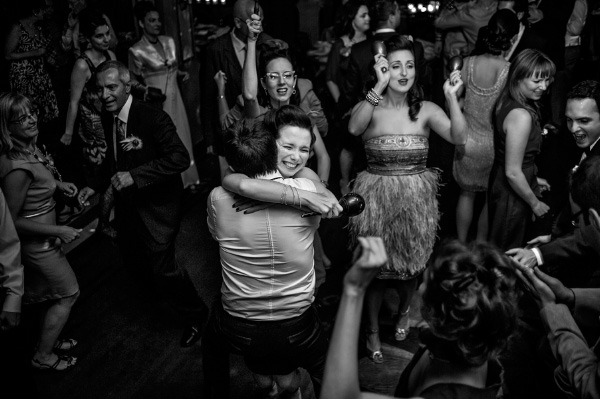 red and black glamorous and vintage inspired wedding, photos by Davina and Daniel | via junebugweddings.com red and black glamorous and vintage inspired wedding, photos by Davina and Daniel | via junebugweddings.com