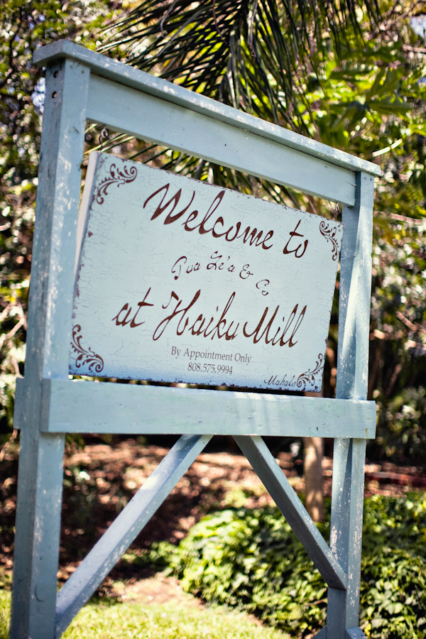 Romantic and organic Maui wedding photos by top wedding photographer Joy Marie Photography | via junebugweddings.com Romantic and organic Maui wedding photos by top wedding photographer Joy Marie Photography | via junebugweddings.com