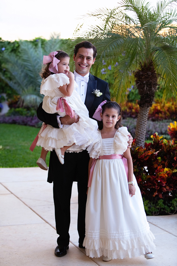 romantic and traditional wedding in Yucatan Mexico, photographed by top wedding photographer Elizabeth Medina | junebugweddings.com romantic and traditional wedding in Yucatan Mexico, photographed by top wedding photographer Elizabeth Medina | junebugweddings.com
