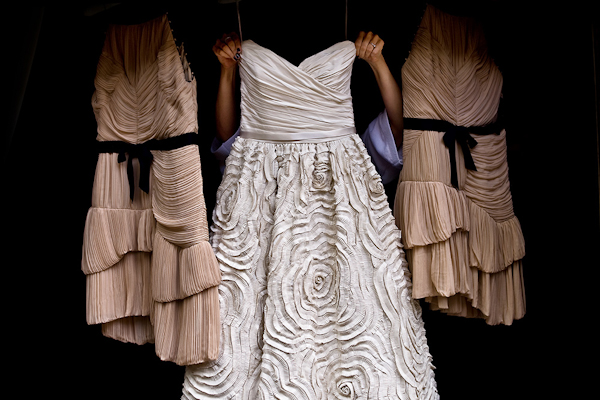 distinctive, modern wedding photo by award-winning destination wedding photographers Davina + Daniel | Junebug Weddings distinctive, modern wedding photo by award-winning destination wedding photographers Davina + Daniel | Junebug Weddings