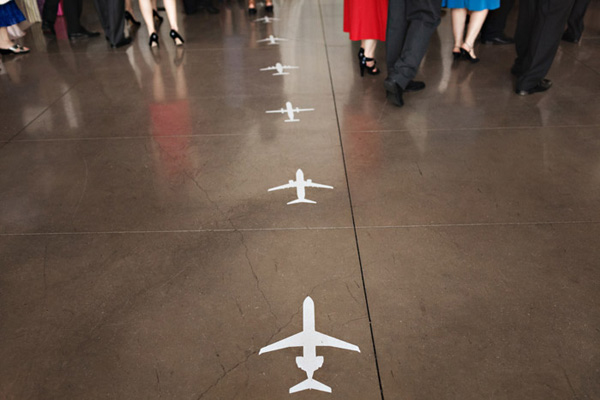 charming and sweet wedding at Seattle's Future of Flight museum, photographed by top Seattle wedding photographer Jenny Jimenez charming and sweet wedding at Seattle's Future of Flight museum, photographed by top Seattle wedding photographer Jenny Jimenez