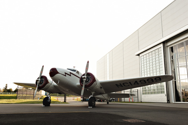 charming and sweet wedding at Seattle's Future of Flight museum, photographed by top Seattle wedding photographer Jenny Jimenez charming and sweet wedding at Seattle's Future of Flight museum, photographed by top Seattle wedding photographer Jenny Jimenez