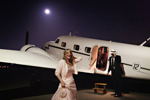 charming and sweet wedding at Seattle's Future of Flight museum, photographed by top Seattle wedding photographer Jenny Jimenez charming and sweet wedding at Seattle's Future of Flight museum, photographed by top Seattle wedding photographer Jenny Jimenez