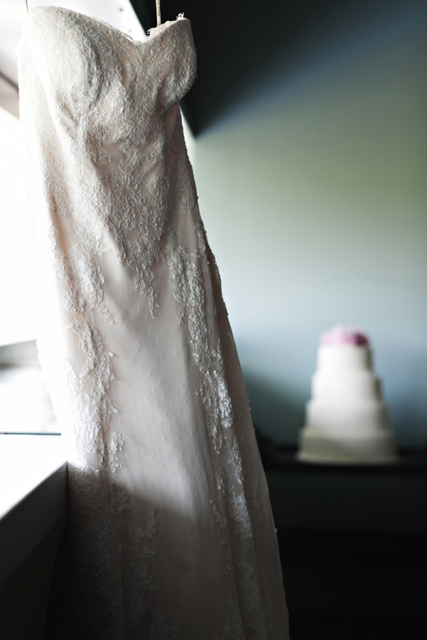 charming and sweet wedding at Seattle's Future of Flight museum, photographed by top Seattle wedding photographer Jenny Jimenez charming and sweet wedding at Seattle's Future of Flight museum, photographed by top Seattle wedding photographer Jenny Jimenez
