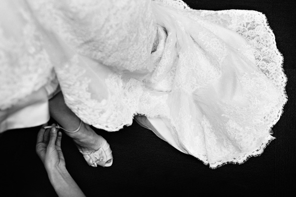charming and sweet wedding at Seattle's Future of Flight museum, photographed by top Seattle wedding photographer Jenny Jimenez charming and sweet wedding at Seattle's Future of Flight museum, photographed by top Seattle wedding photographer Jenny Jimenez