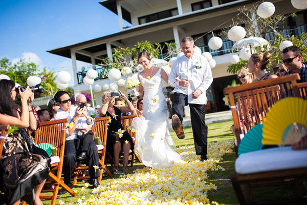 creative wedding photo by Bali photographer, Veli Yanto | via junebugweddings.com creative wedding photo by Bali photographer, Veli Yanto | via junebugweddings.com