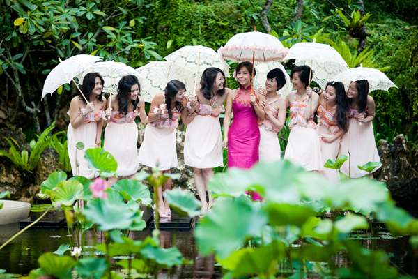 creative wedding photo by Bali photographer, Veli Yanto | via junebugweddings.com creative wedding photo by Bali photographer, Veli Yanto | via junebugweddings.com