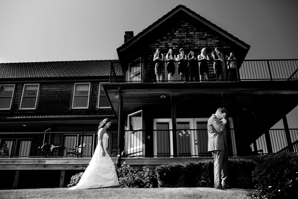 first look wedding photo by Daniel and Lindsay Stark | via junebugweddings.com first look wedding photo by Daniel and Lindsay Stark | via junebugweddings.com