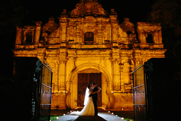 romantic and elegant wedding in Antigua, Guatemala with photos by Caroline+Ben Photography | junebugweddings.com romantic and elegant wedding in Antigua, Guatemala with photos by Caroline+Ben Photography | junebugweddings.com