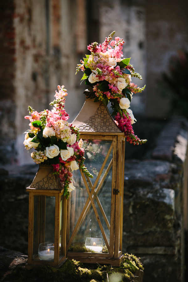 romantic and elegant wedding in Antigua, Guatemala with photos by Caroline+Ben Photography | junebugweddings.com romantic and elegant wedding in Antigua, Guatemala with photos by Caroline+Ben Photography | junebugweddings.com