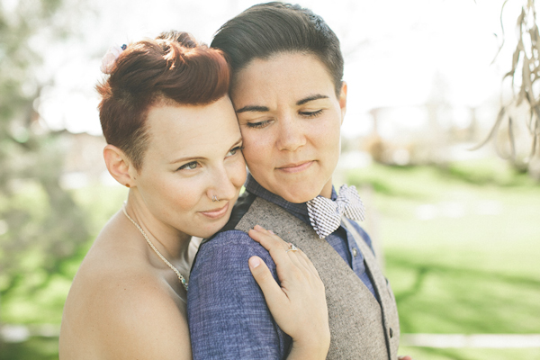 vintage colorful wedding at The Windmill Winery in Arizona with photos by Ventola Photography | junebugweddings.com vintage colorful wedding at The Windmill Winery in Arizona with photos by Ventola Photography | junebugweddings.com