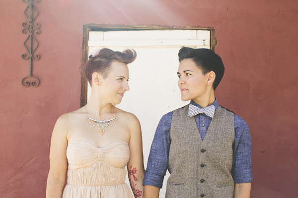 vintage colorful wedding at The Windmill Winery in Arizona with photos by Ventola Photography | junebugweddings.com vintage colorful wedding at The Windmill Winery in Arizona with photos by Ventola Photography | junebugweddings.com