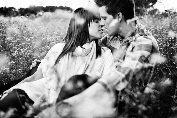 outdoor engagement photo shoot from Poser:Image outdoor engagement photo shoot from Poser:Image