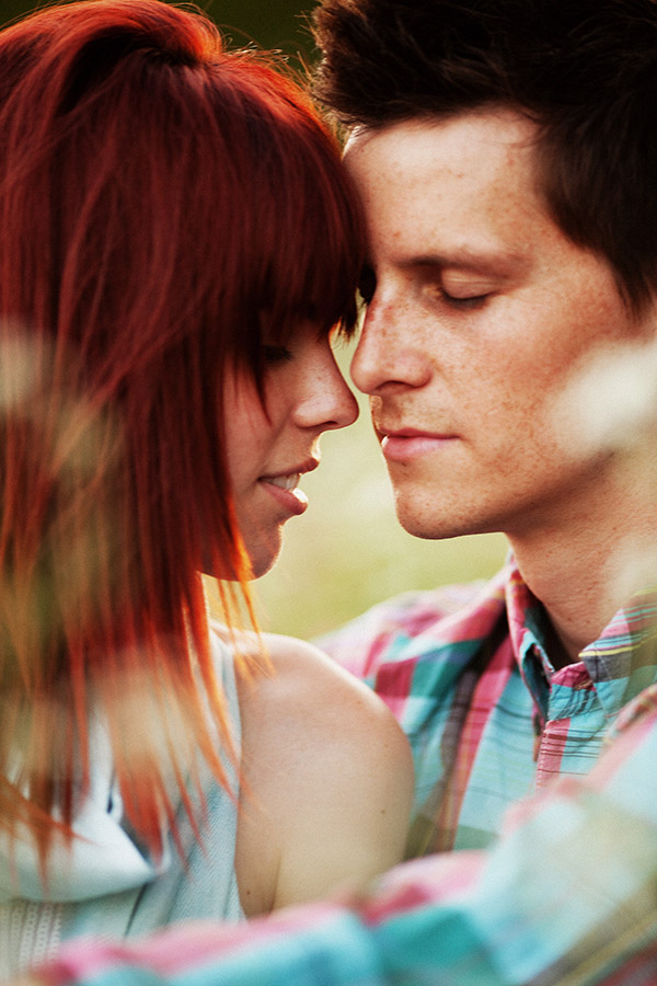 outdoor engagement photo shoot from Poser:Image outdoor engagement photo shoot from Poser:Image