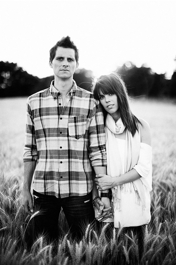outdoor engagement photo shoot from Poser:Image outdoor engagement photo shoot from Poser:Image