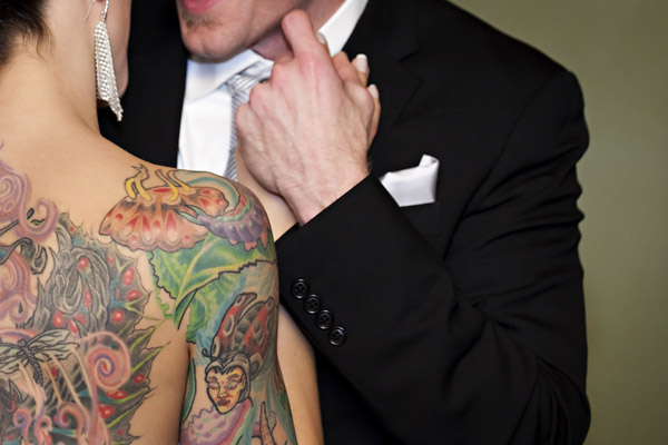 creative use of color in wedding photo composition, photo by A Truth be Shown Photography creative use of color in wedding photo composition, photo by A Truth be Shown Photography