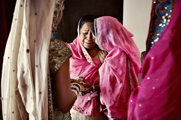 heartbreaking family wedding photo by Jonetsu Photography heartbreaking family wedding photo by Jonetsu Photography