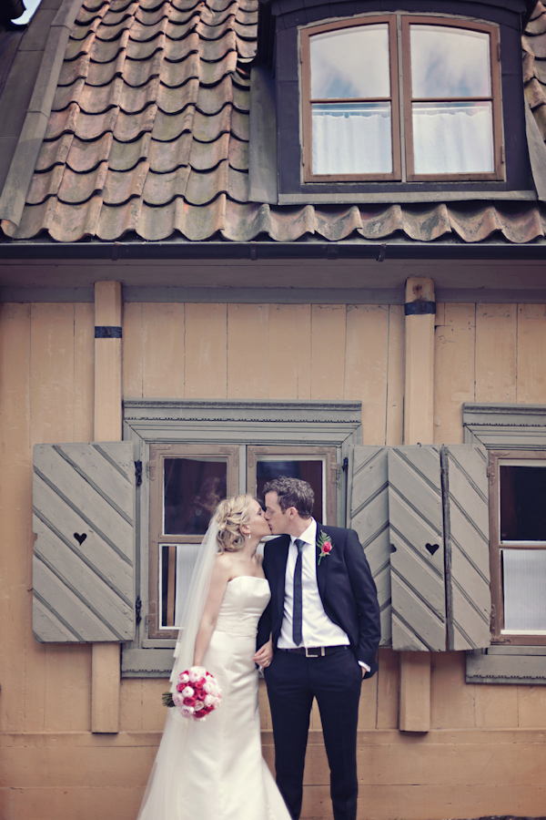 New Locations! Top Photographers in Philadelphia and Sweden Junebug