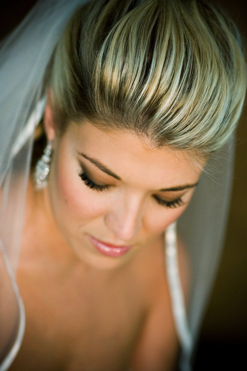 natural and beautiful wedding make-up by Lynn Switzky of Lynn's Makeup Art, image by Kristin Peele Photography