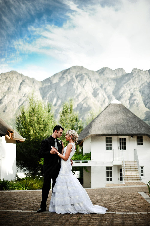 glamorous south african real wedding, black, white, gray and silver wedding color palette, image by Eric Uys